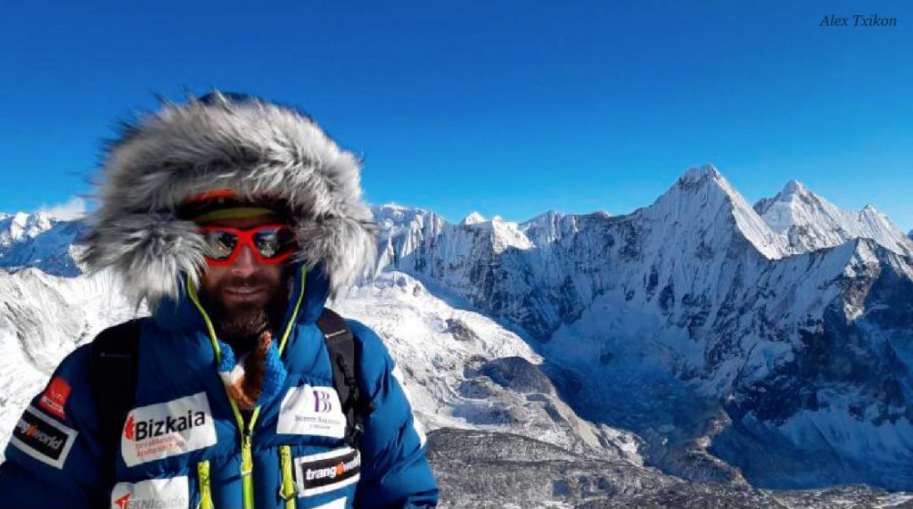 Lavorando tra C1 e C2. Foto @ Alex Txikon