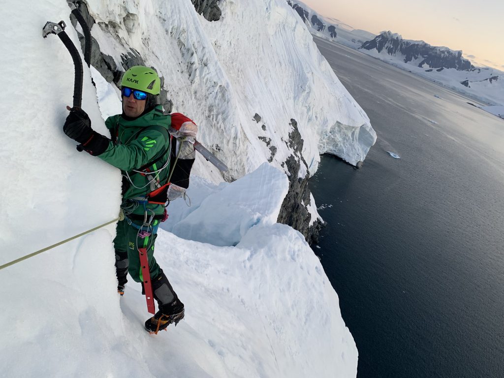 Scalata sui seracchi sopra la Borgen Bay