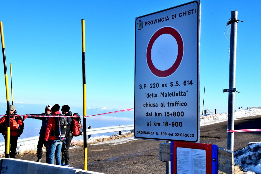 Majelletta, il cartello che chiude la strada