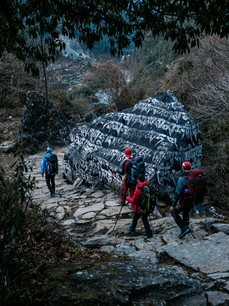 Trekking di avvicinamento. Foto @ Alex Txikon 
