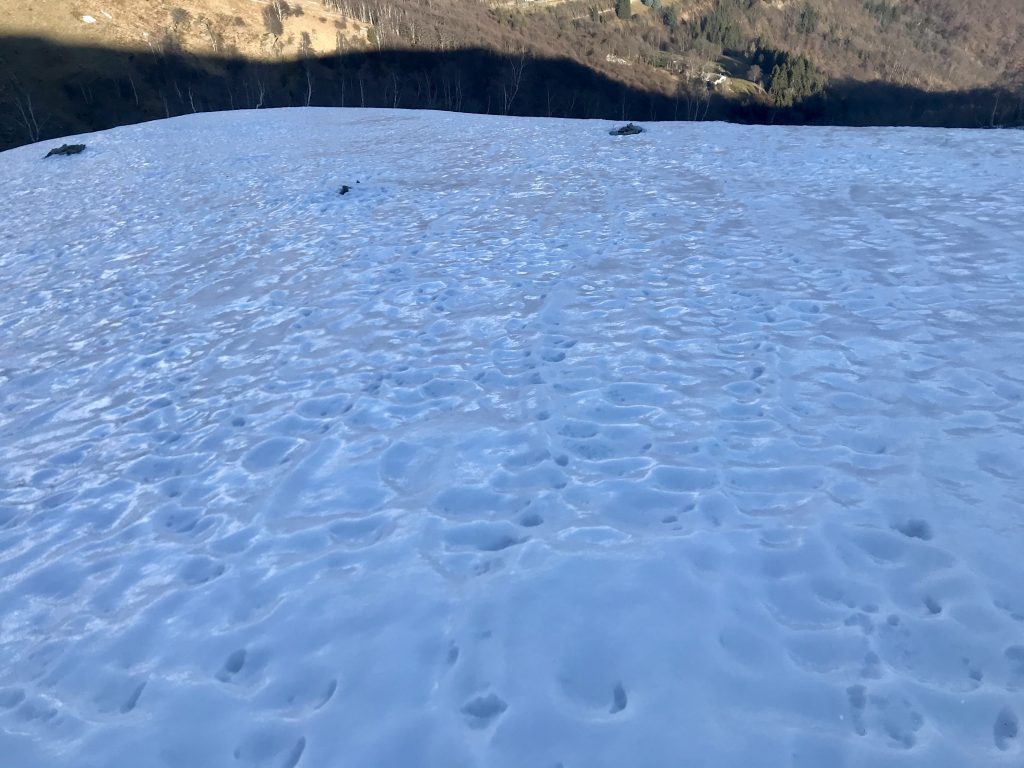 Terreno ghiacciato dove è avvenuto un incidente con la ciaspole
