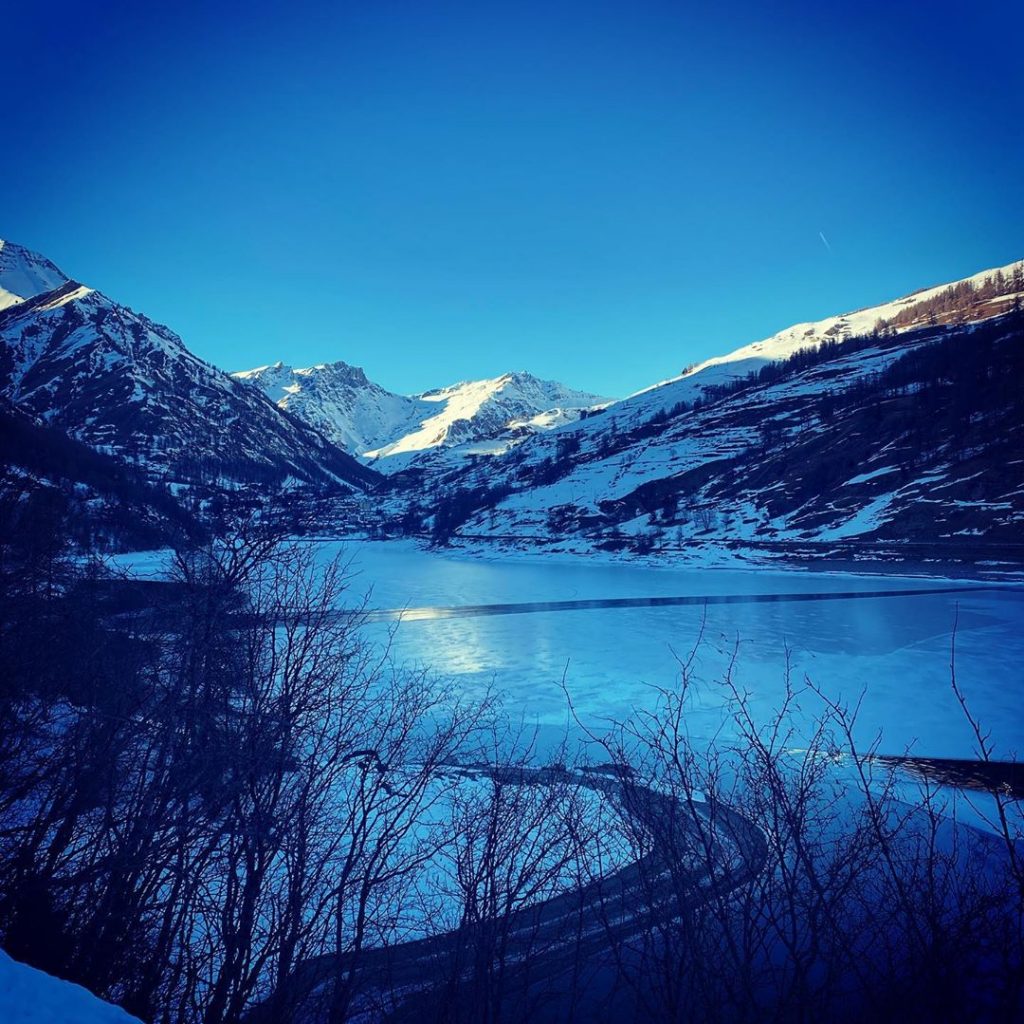 Il lago ghiacciato di Pontechianale - Foto Instagram Fabrizio Tosco