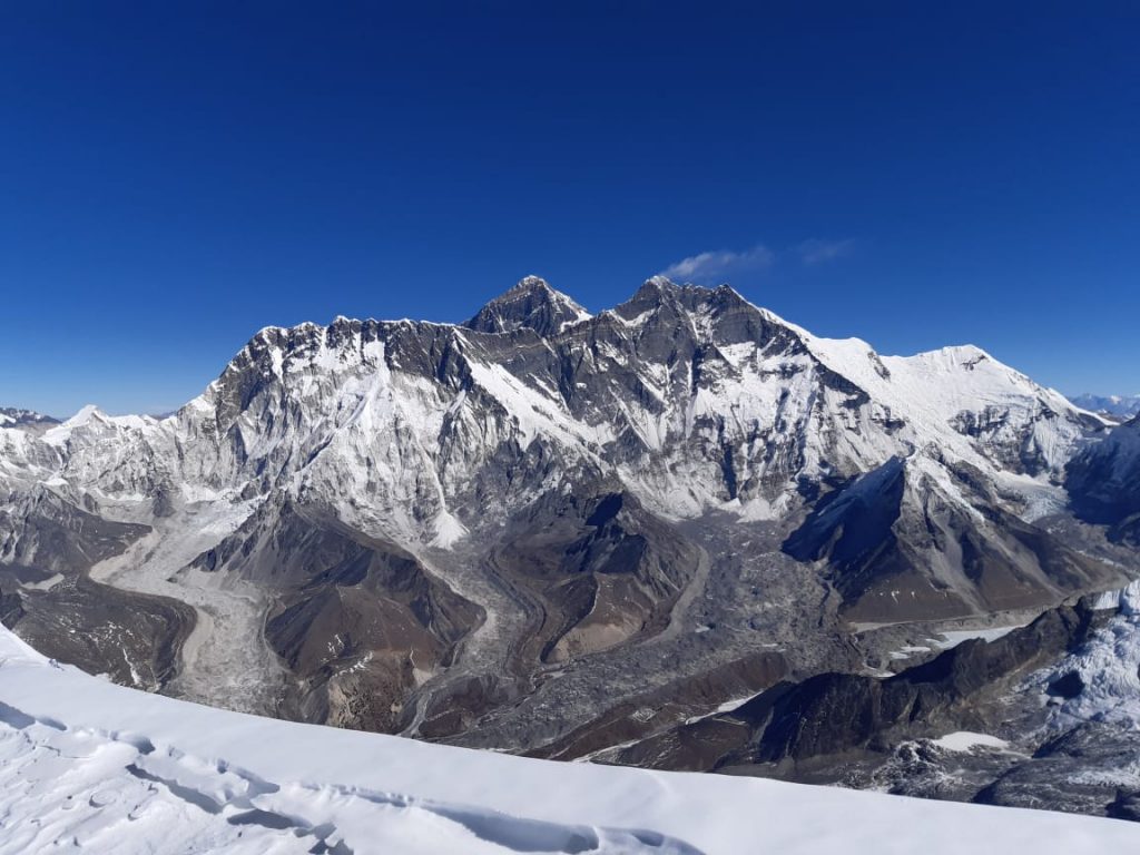 Il Lhotse dalla cima. Foto @ Alex Txikon 