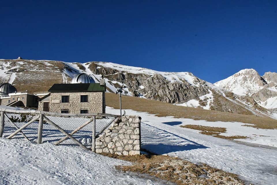 La nuova stazione meteorologica posizionata a quota 2.132 m a Campo Imperatore - Foto FB Meteo AQ Caput Frigoris