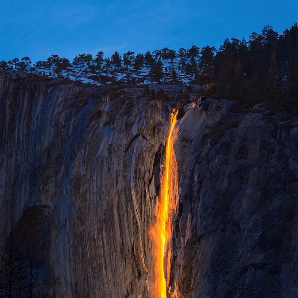 Firefall in notturna - Foto di repertorio Instagram Pima Operadora De Viajes