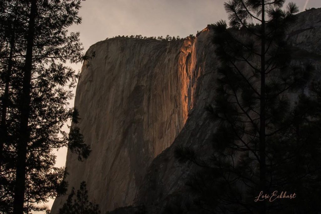 Debole firefall visibile il 17 febbraio 2020 - Foto Instagram Lori Eckhart