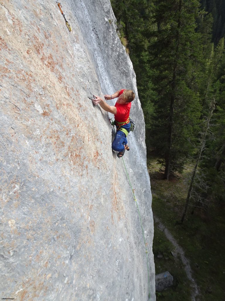  Foto @ Tom Ballard FB