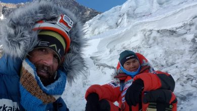 Photo of Everest, la neve rallenta il tentativo di vetta