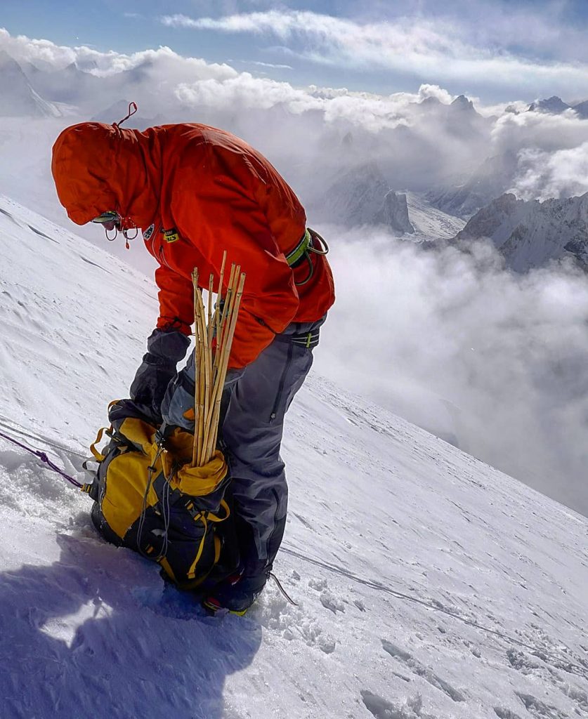 Urubko poco sotto i 7000m- Foto @ Don Bowie