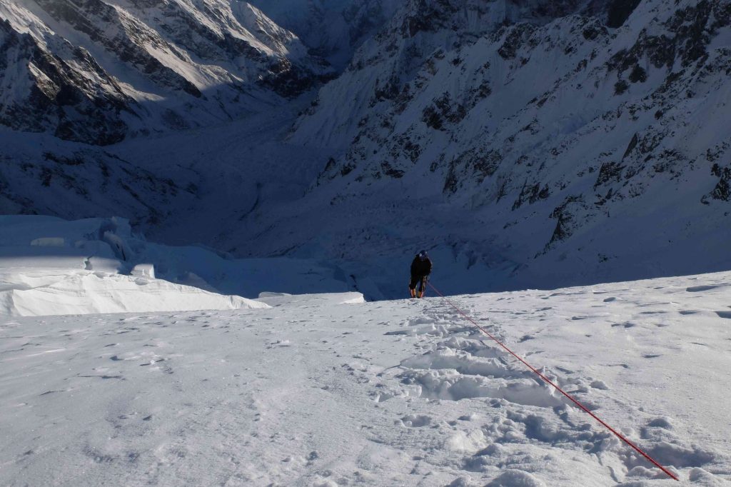 Batura Sar, verso campo 2. Foto @ Wojciech Flaczyński