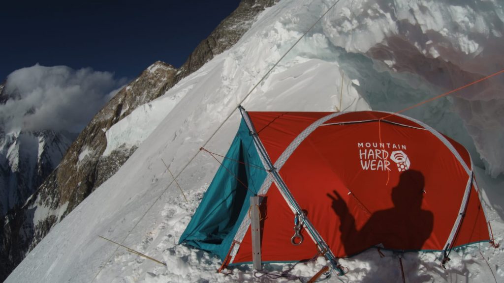 La notte del 16 febbraio a campo 3. Foto MONTAGNA.TV
