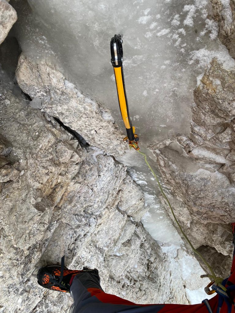 Un momento della scalata sulla Cima Grande. Foto Simon Gietl