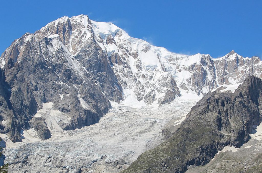 Il bacino del Brenva. Foto @ wikimedia commons