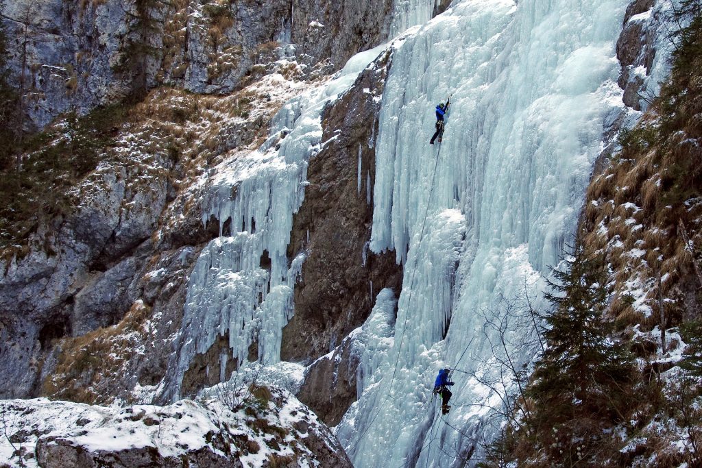 Ice climbing ai Serrai di Sottoguda