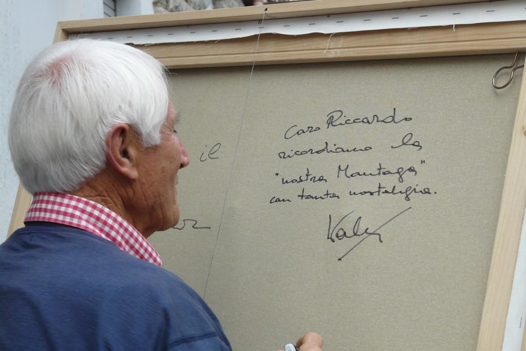 La dedica di Bonatti a Riccardo Cassin. Foto @ Fondazione Riccardo Cassin FB