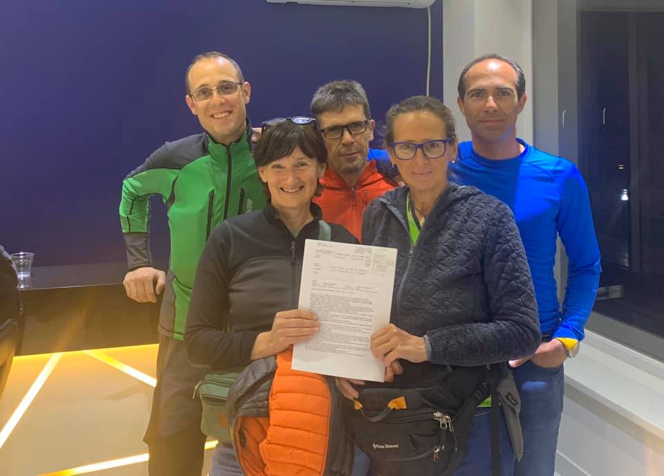 I cinque istruttori della Scuola di Scialpinismo Renzo Giuliani del Cai Cesare Battisti di Verona pronti al rientro in Italia - Foto FB Giuliana Steccanella