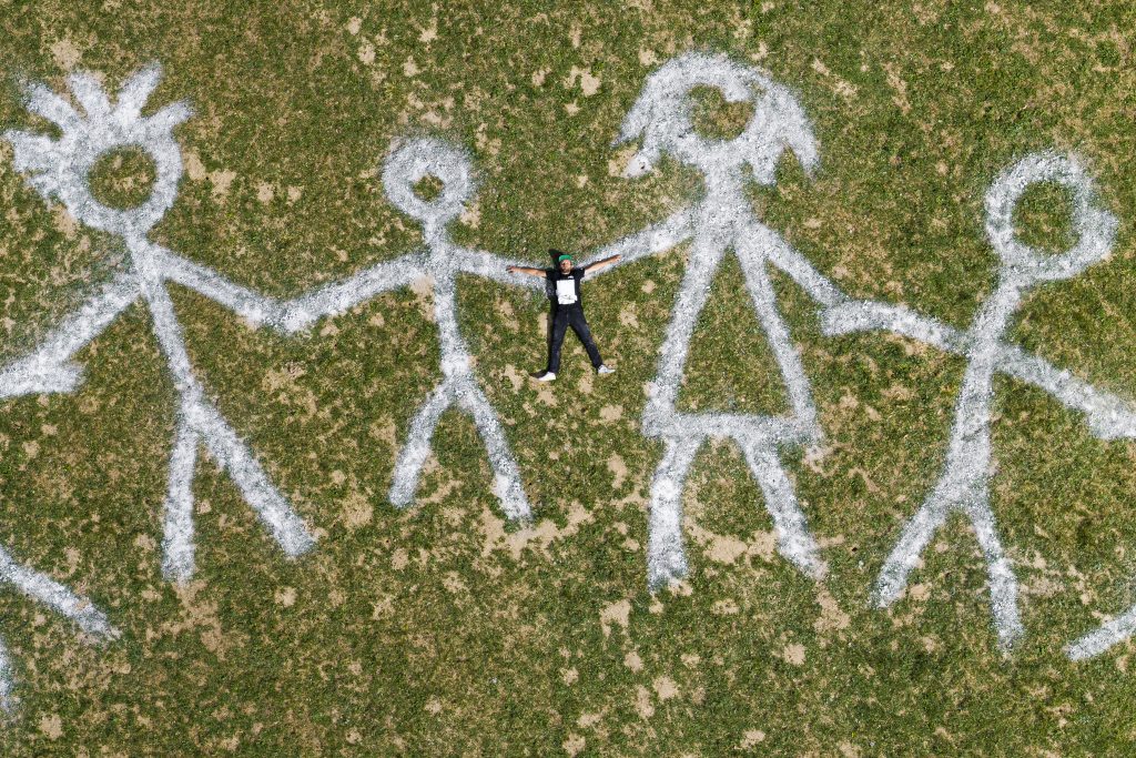 Girotondo con artista! - Ph. Valentin Flauraud per Saype