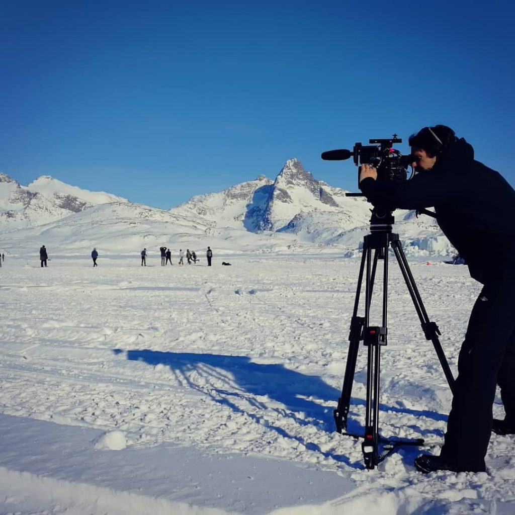 La troupe in fase di riprese tra i ghiacci - Foto Instagram Francesco Catarinolo