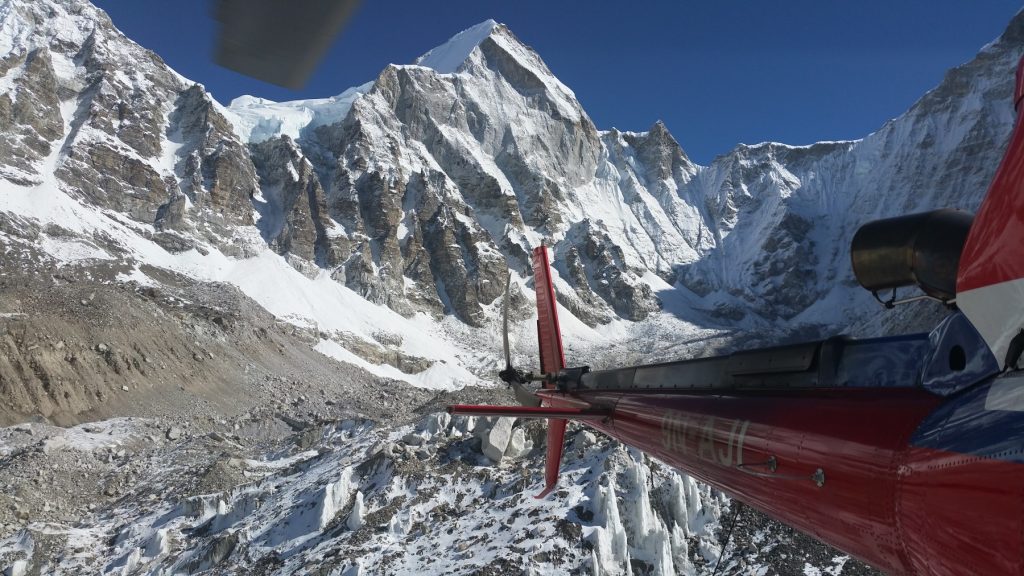 "Solo in volo" - Foto Ufficio Stampa CAI