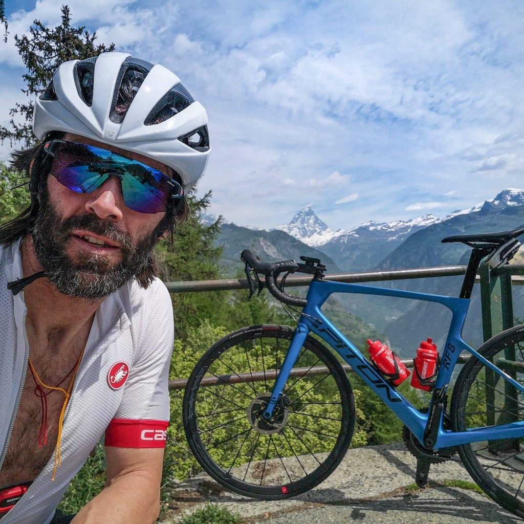Hervè Barmasse e la sua prima uscita in bici della stagione 2020. Foto Hervè Barmasse