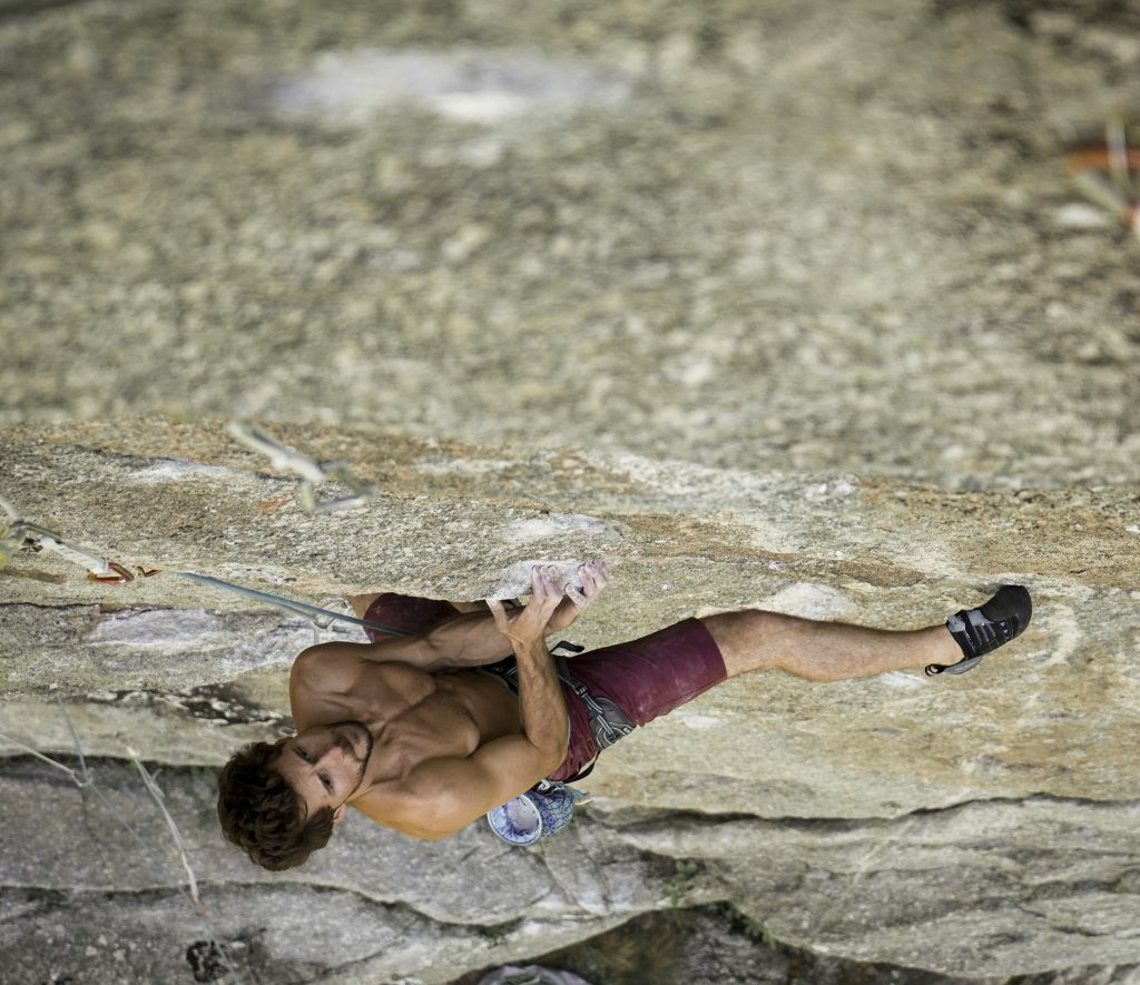 Matteo Pasquetto in scalata su un 8b. Foto Matteo Pasquetto