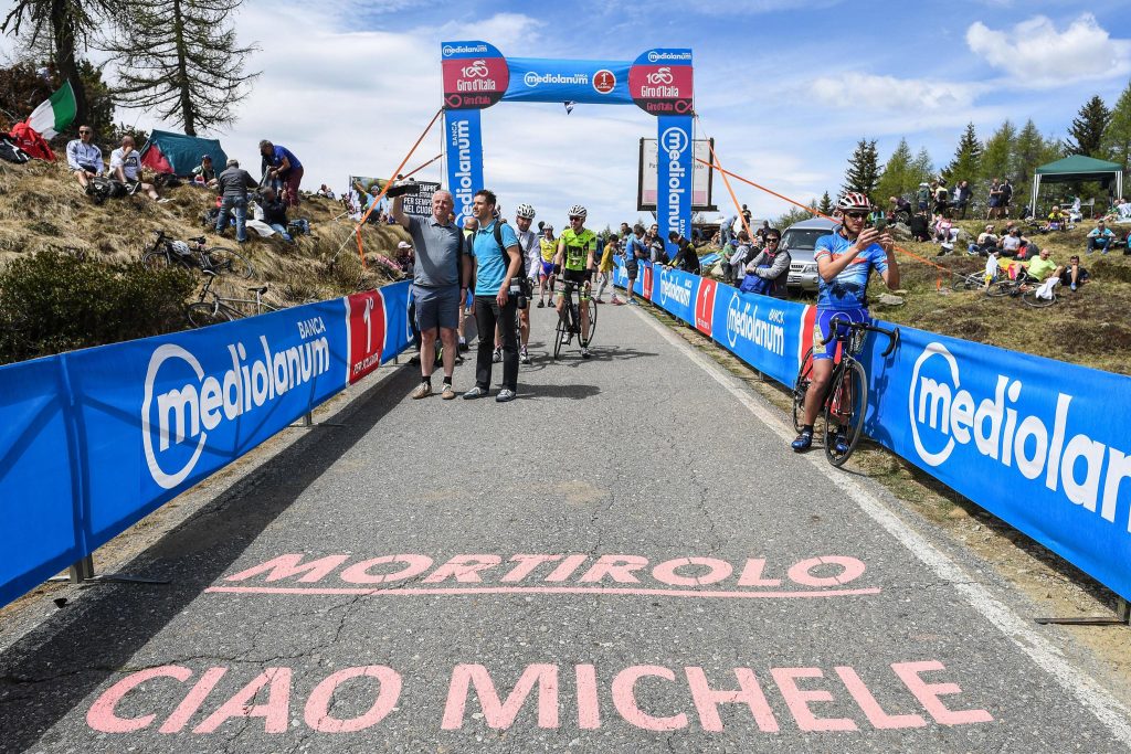 Il Mortirolo in memoria di Michele Scarponi. Foto ANSA/ALESSANDRO DI MEO