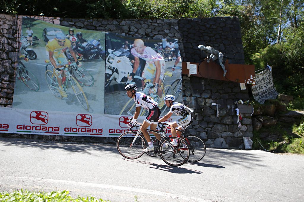 Salita al Mortirolo, dove esplose Pantani. Foto ANSA