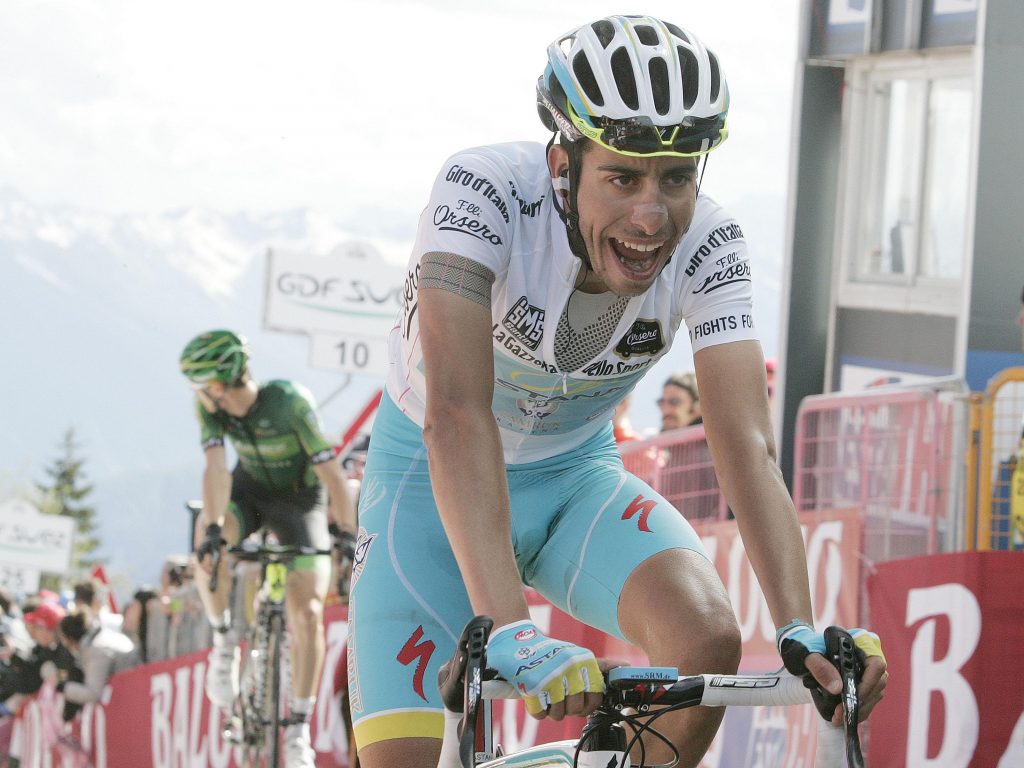 Fabio Aru all'arrivo del Monte Zoncolan. Foto ANSA/LUCA ZENNARO