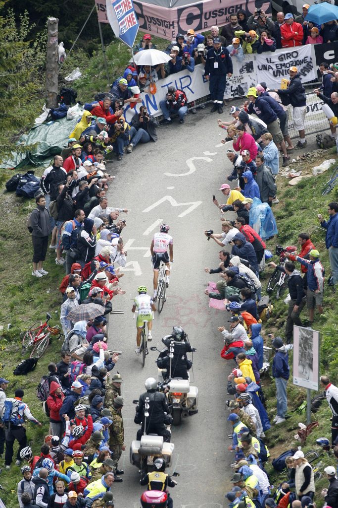 Alberto Contador nel tratto finale di salita sul monte Zoncolan Foto ANSA/ANDREA SOLERO