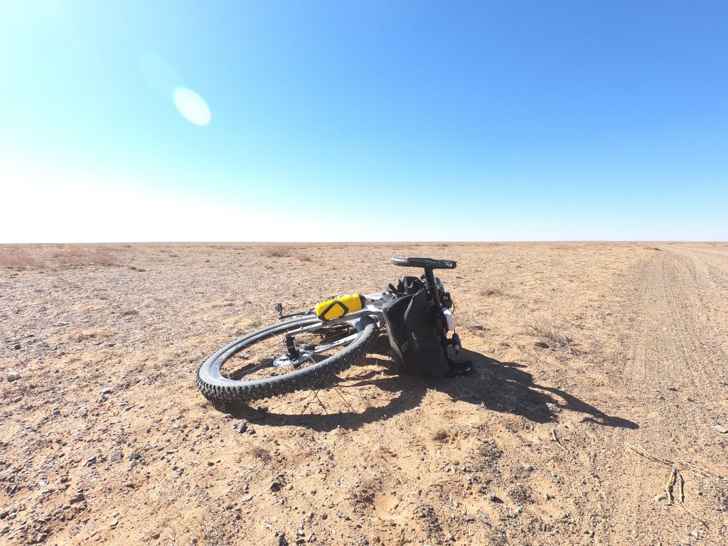 Nel deserto. Foto archivio Omar di Felice