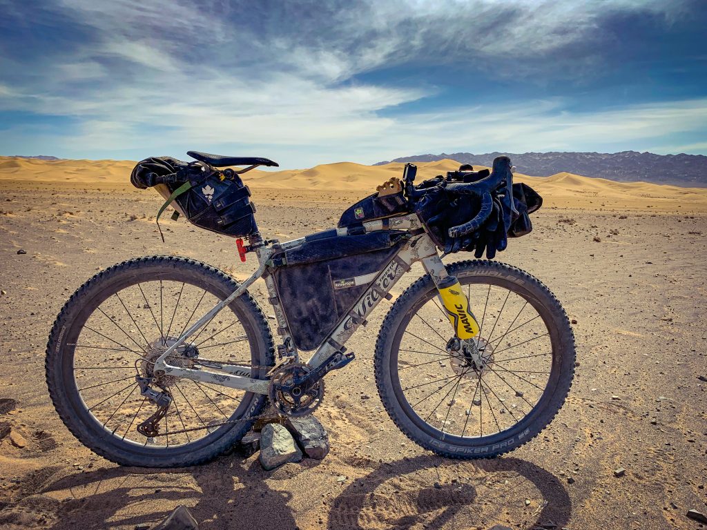 Nel deserto. Foto archivio Omar di Felice