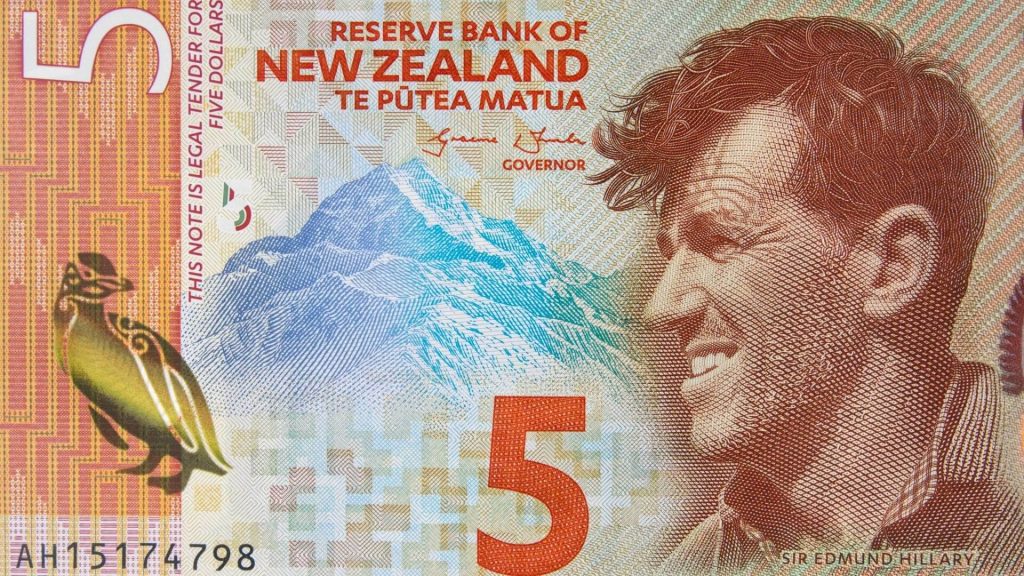 5 dollari neozelandesi, sopra Edmund Hillary