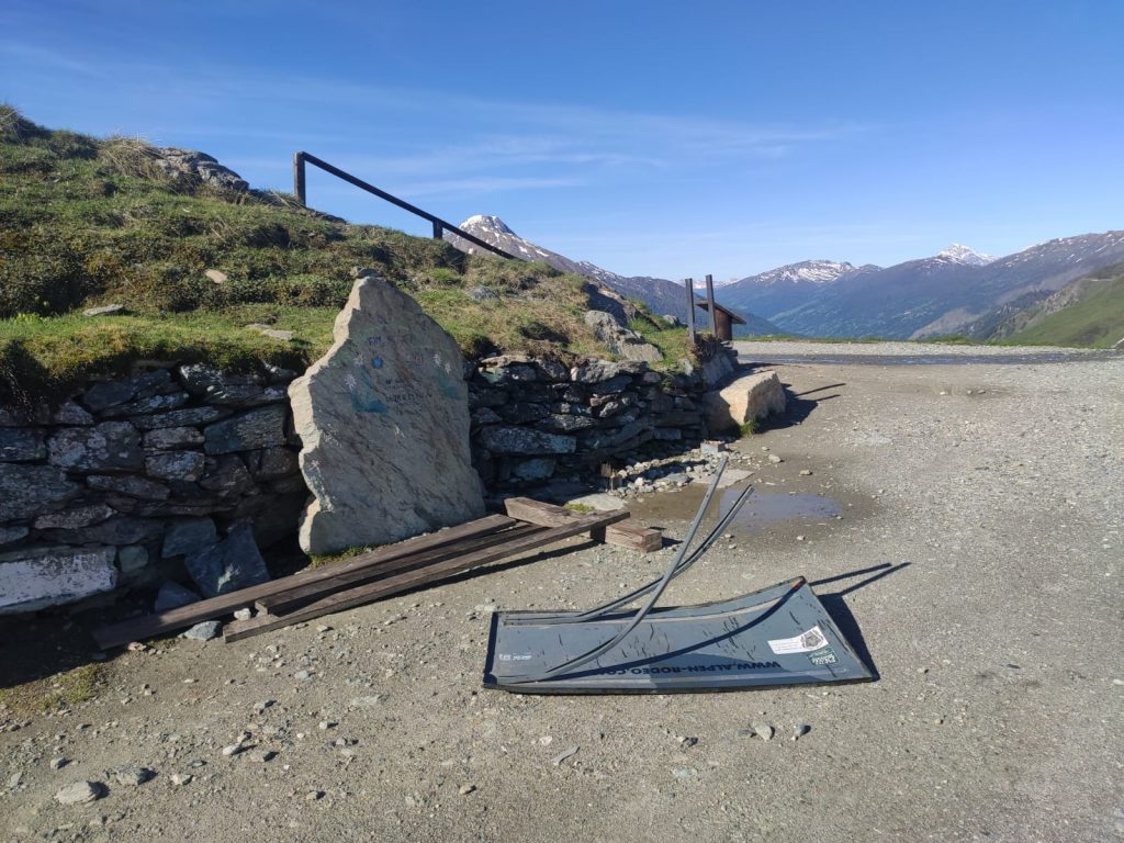 I danni al Colle delle Finestre. Foto Andrea Cubisino