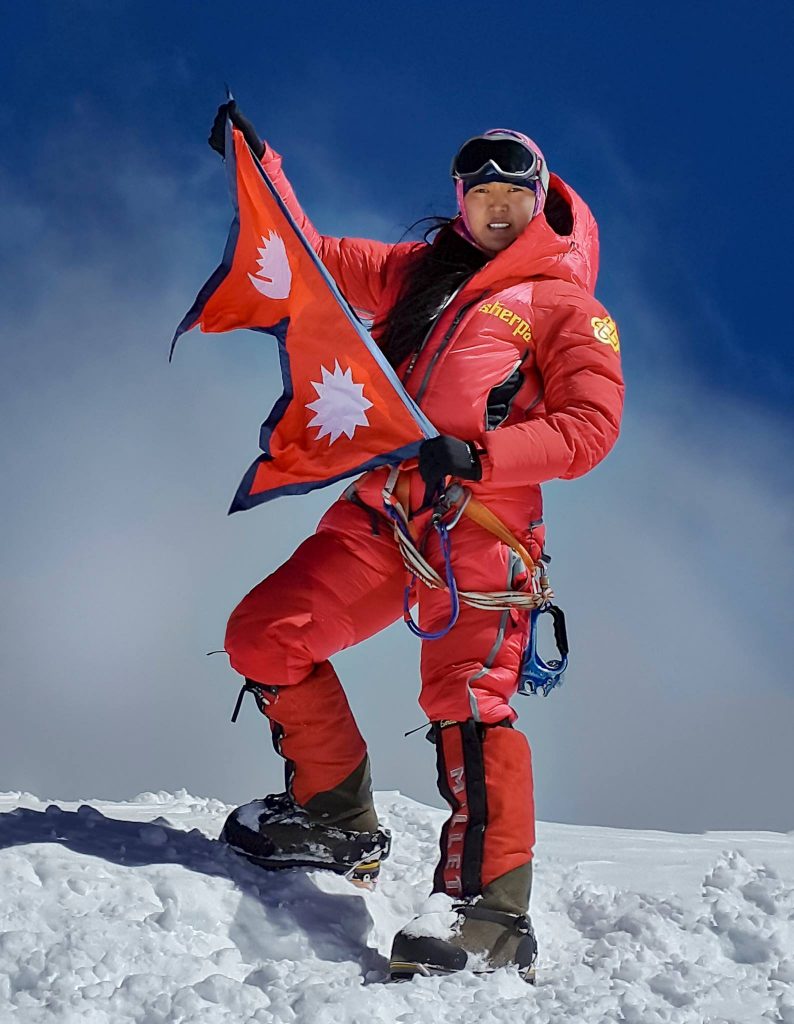 In cima al K2. Foto Facebook Pasang Lhamu Sherpa Akita