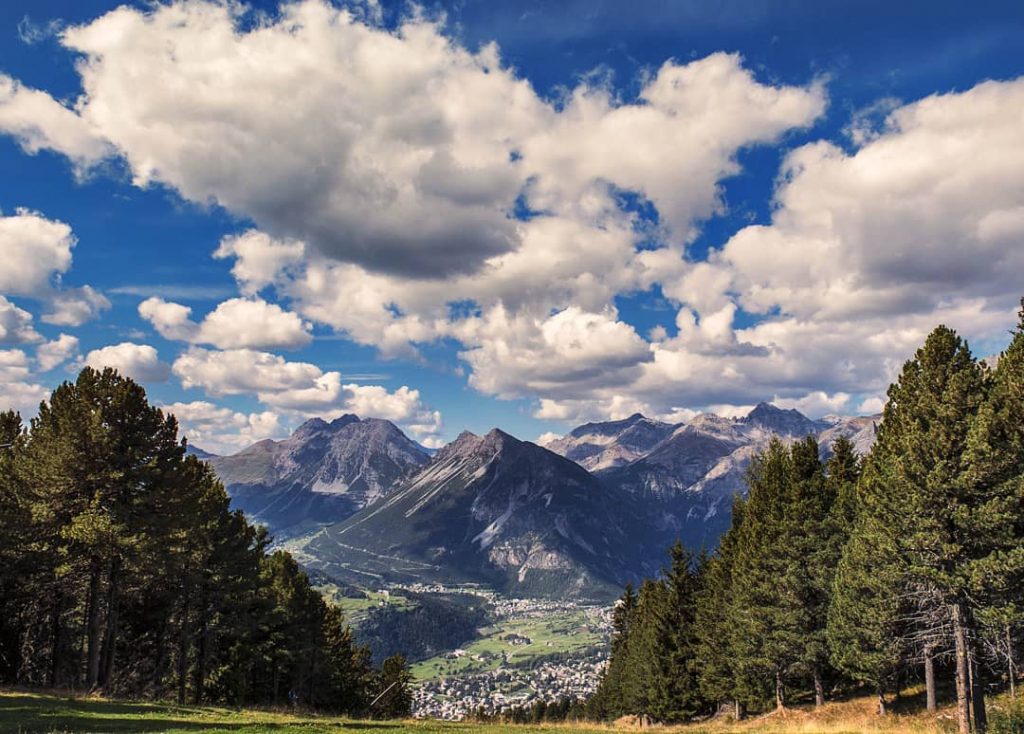 Panoramica sulla conca di Bormio e Monte delle Scale - Foto Instagram Alan_kiescro_mtb