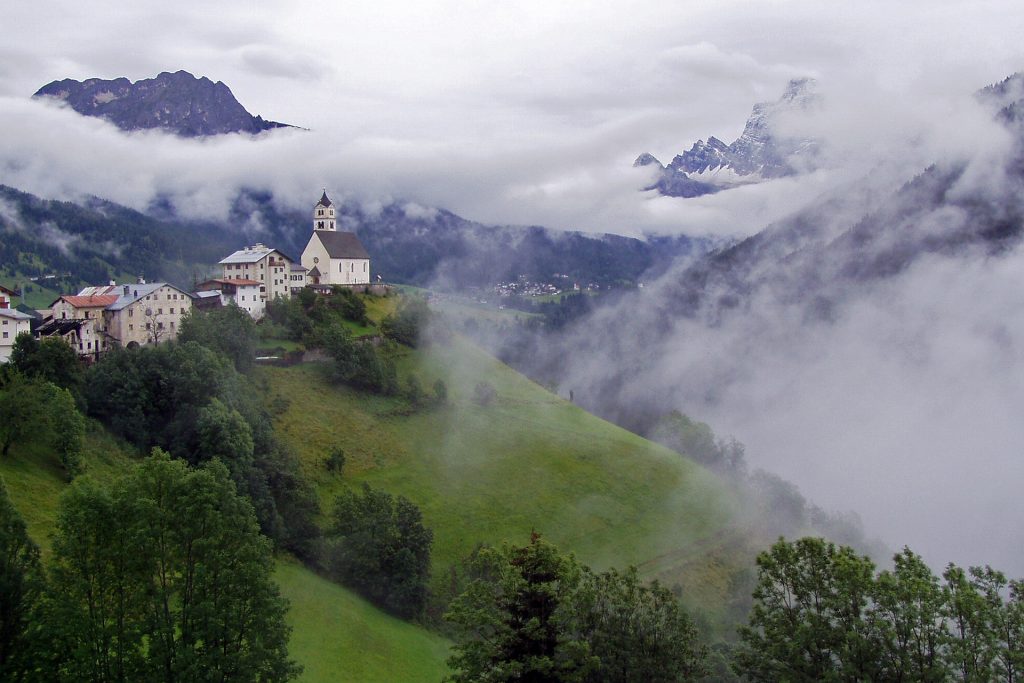 Il piccolo paese di Colle Santa Lucia, nelle Dolomiti bellunesi