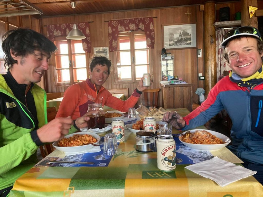 I tre al rifugio Monzino. Foto Della Bordella, Cazzanelli, Ratti