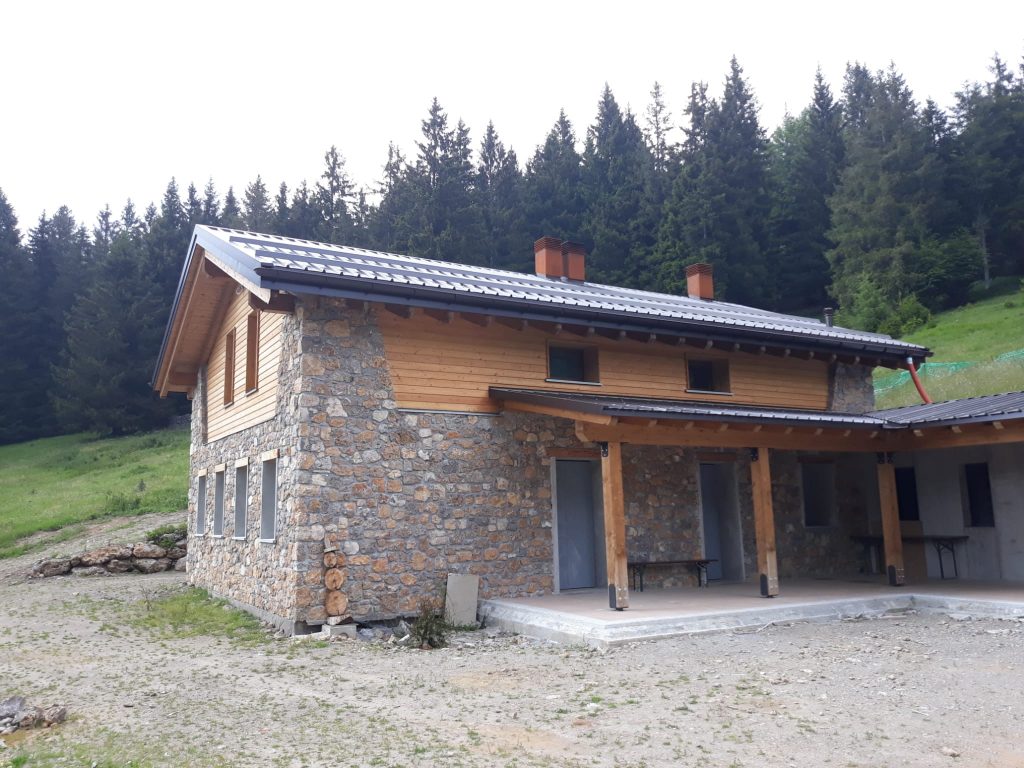 Bivacco Rifugio Lorenzini Val Camonica - Foto FB Club Alpino Italiano