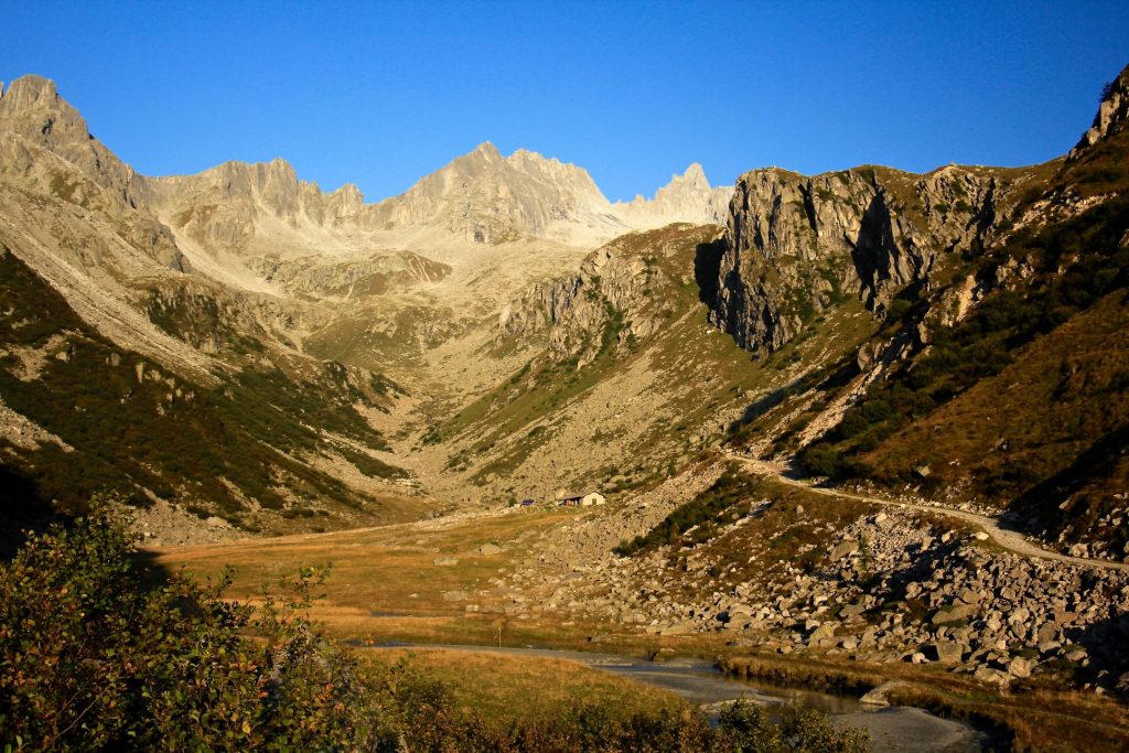 Ai piedi della Presanella - Foto FB Club Alpino Italiano