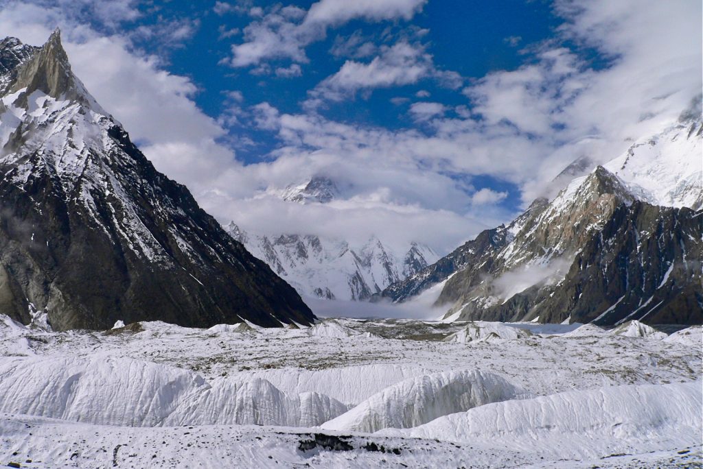 Il K2 tra le nuvole da Concordia. Foto @ archivio MTV-EVK2CNR