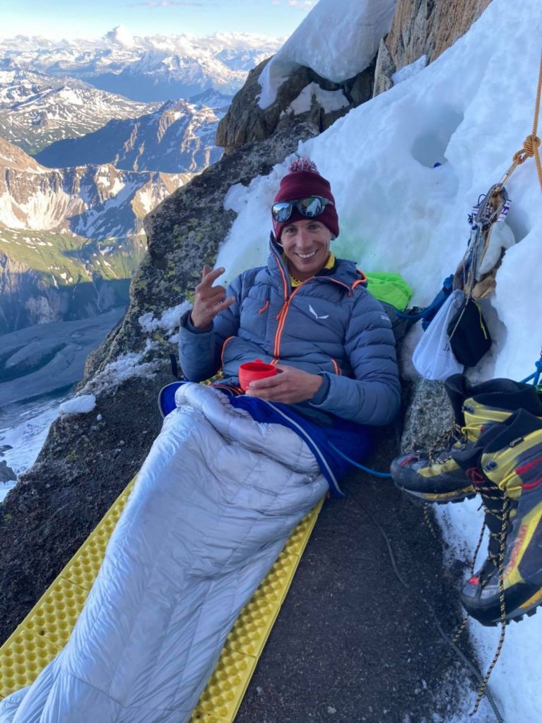 Bivacco. Foto Della Bordella, Cazzanelli, Ratti