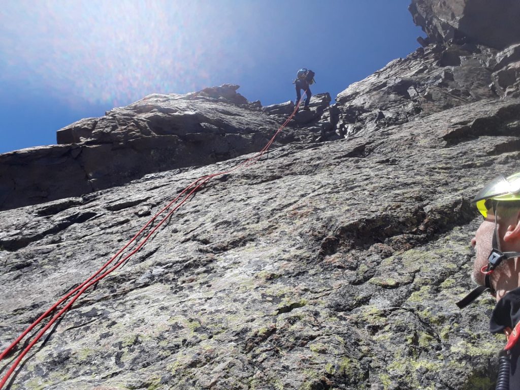 Intervento per il recupero del parapendista sulla Cresta del Brouillard. Foto @ CNSAS VdA