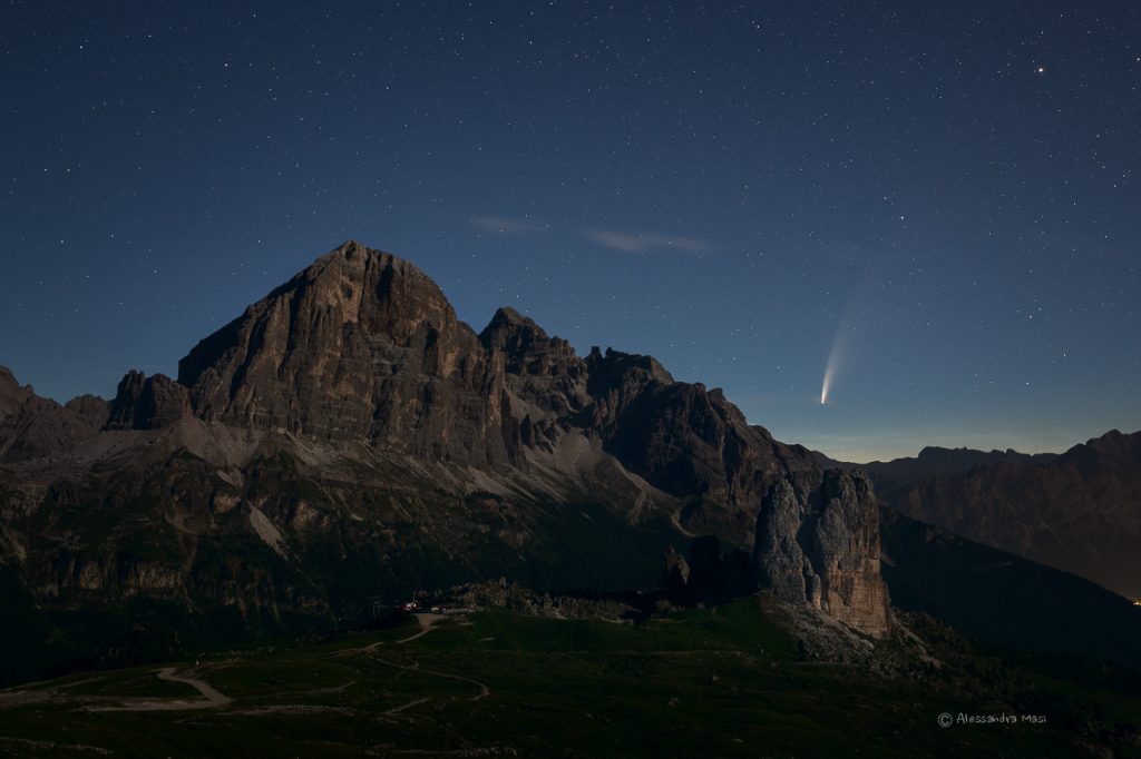 Cometa Neowise sul massiccio delle Tofane, Dolomiti Ampezzane - Foto Alessandra Masi