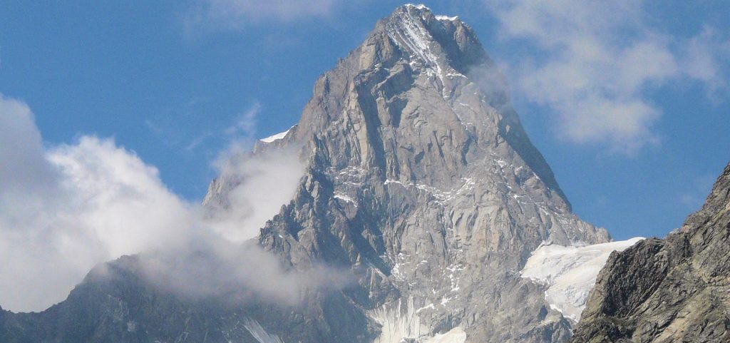 La parete est delle Grandes Jorasses