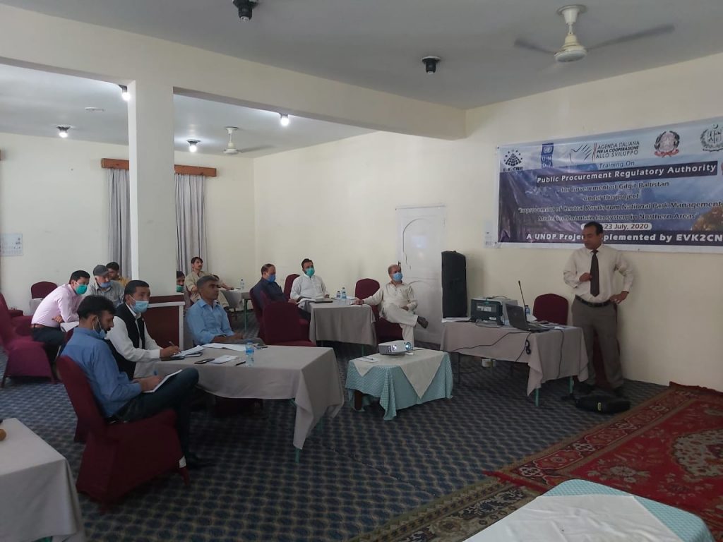 Durante le giornate di formazione per il personale governativo e gli operatori naturalistici