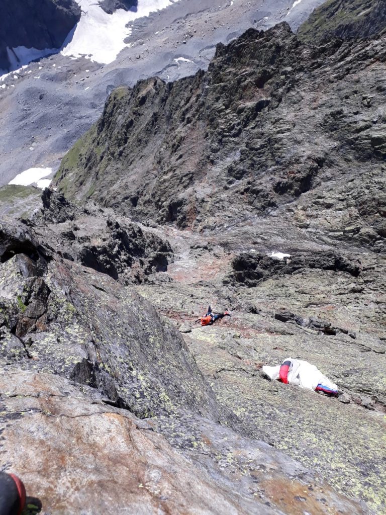 Intervento per il recupero del parapendista sulla Cresta del Brouillard. Foto @ CNSAS VdA