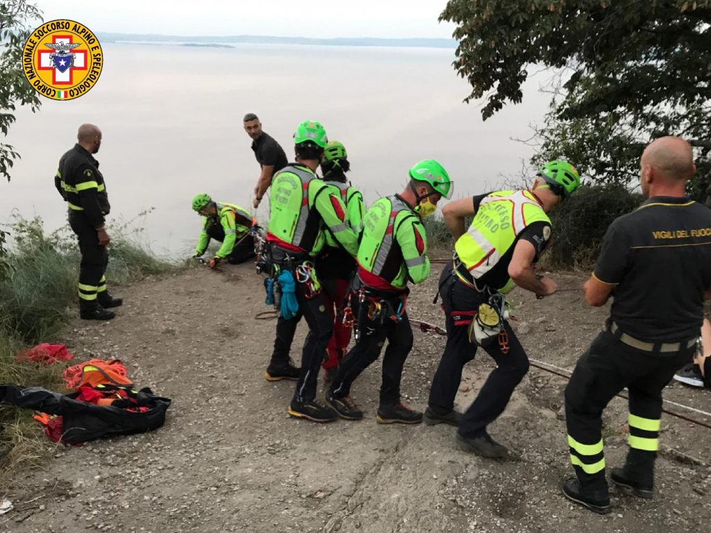 Recupero di un escursionista precipitato, fortunatamente indenne. a Rocca del Garda - Foto CNSAS Veneto