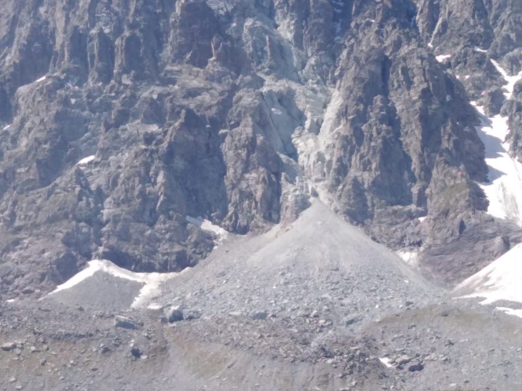 La frana del 2 luglio 2020 lungo la parete NE del Monviso - Foto FB Parco del Monviso