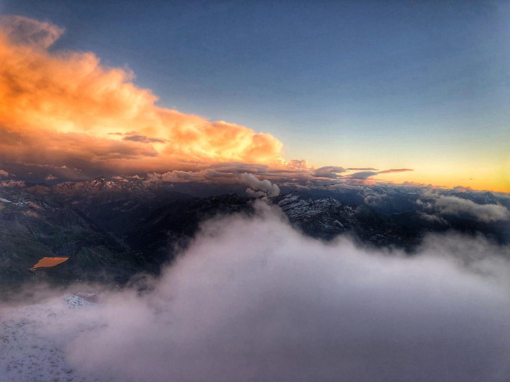 Tramonto sulla Capanna Gnifetti - Foto FB Rifugi Monterosa
