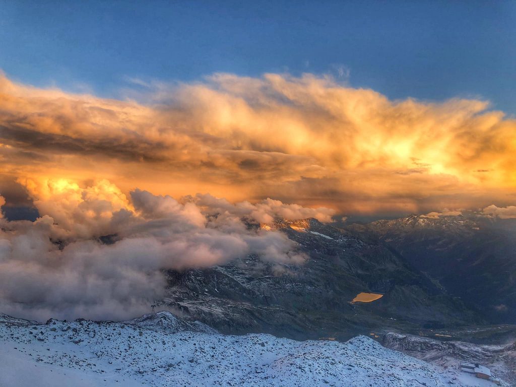 Tramonto sulla Capanna Gnifetti - Foto FB Rifugi Monterosa